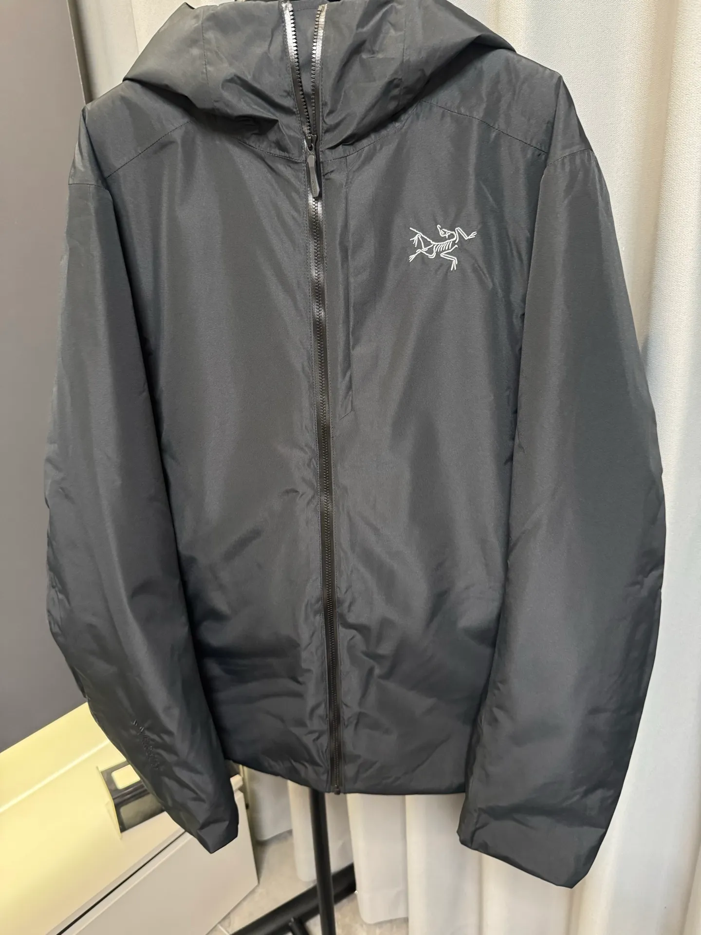【Premium 】 ARC‘TERYX Solano Down Hoody + Breathable Versatile Gore Tex ， ！ 5 !! SOLANO + ， 、 Breathable 。New Arrival Solano Down Hoody 、 、 。Solano 、 ， 。 FAS GORE-TEX ， 。 ， Breathable。 ， rima Loft Breathable ！ Same Style ： Size：s/m/l/xl/2xl